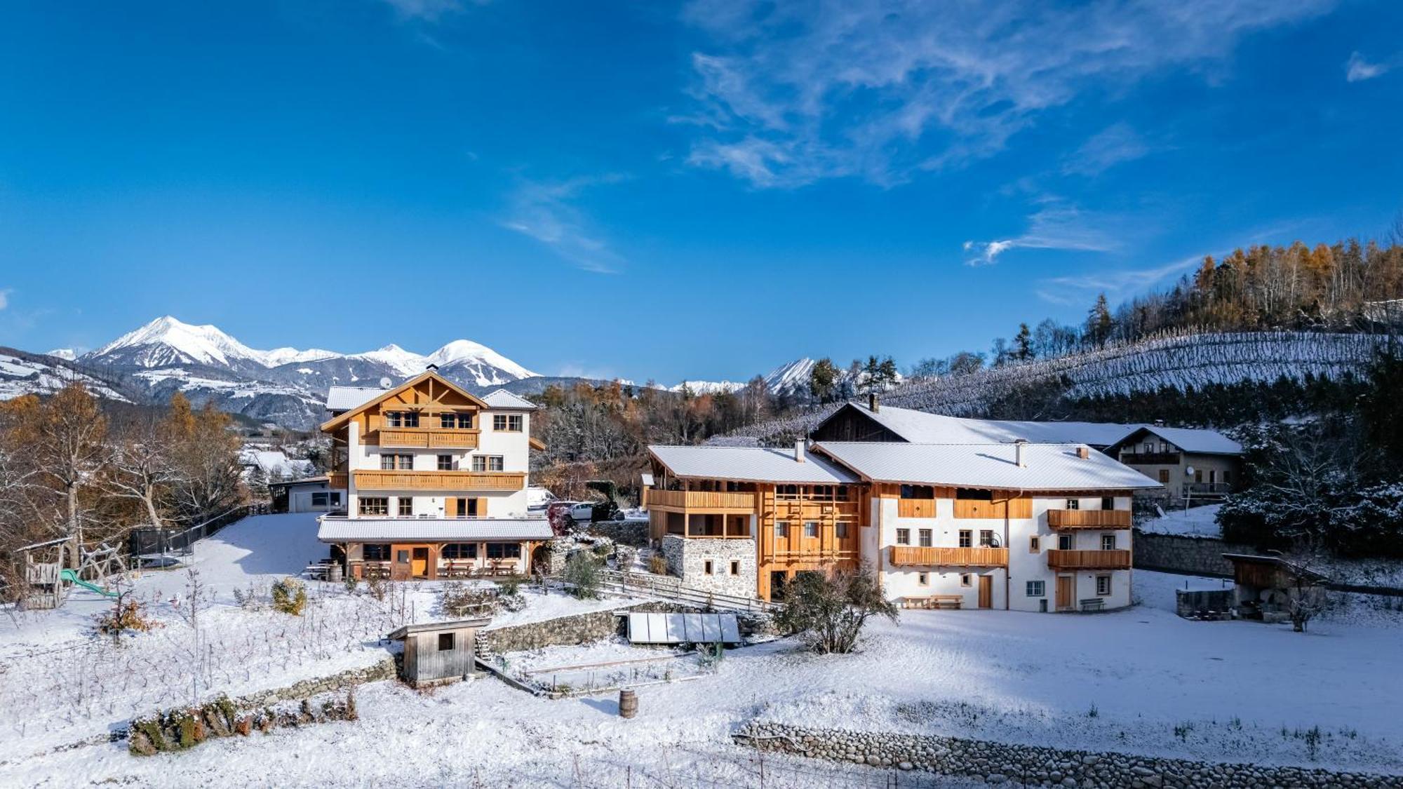 Trinnerhof- Hof Chalets Und Obsthof Mit Zimmer Natz-Schabs Ngoại thất bức ảnh