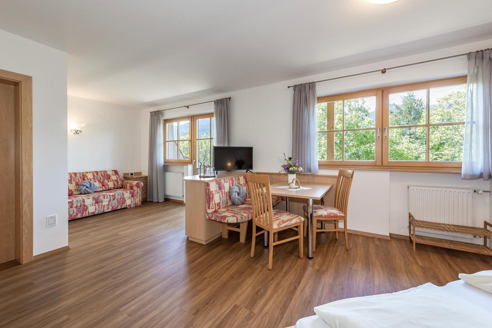 Trinnerhof- Hof Chalets Und Obsthof Mit Zimmer Natz-Schabs Ngoại thất bức ảnh