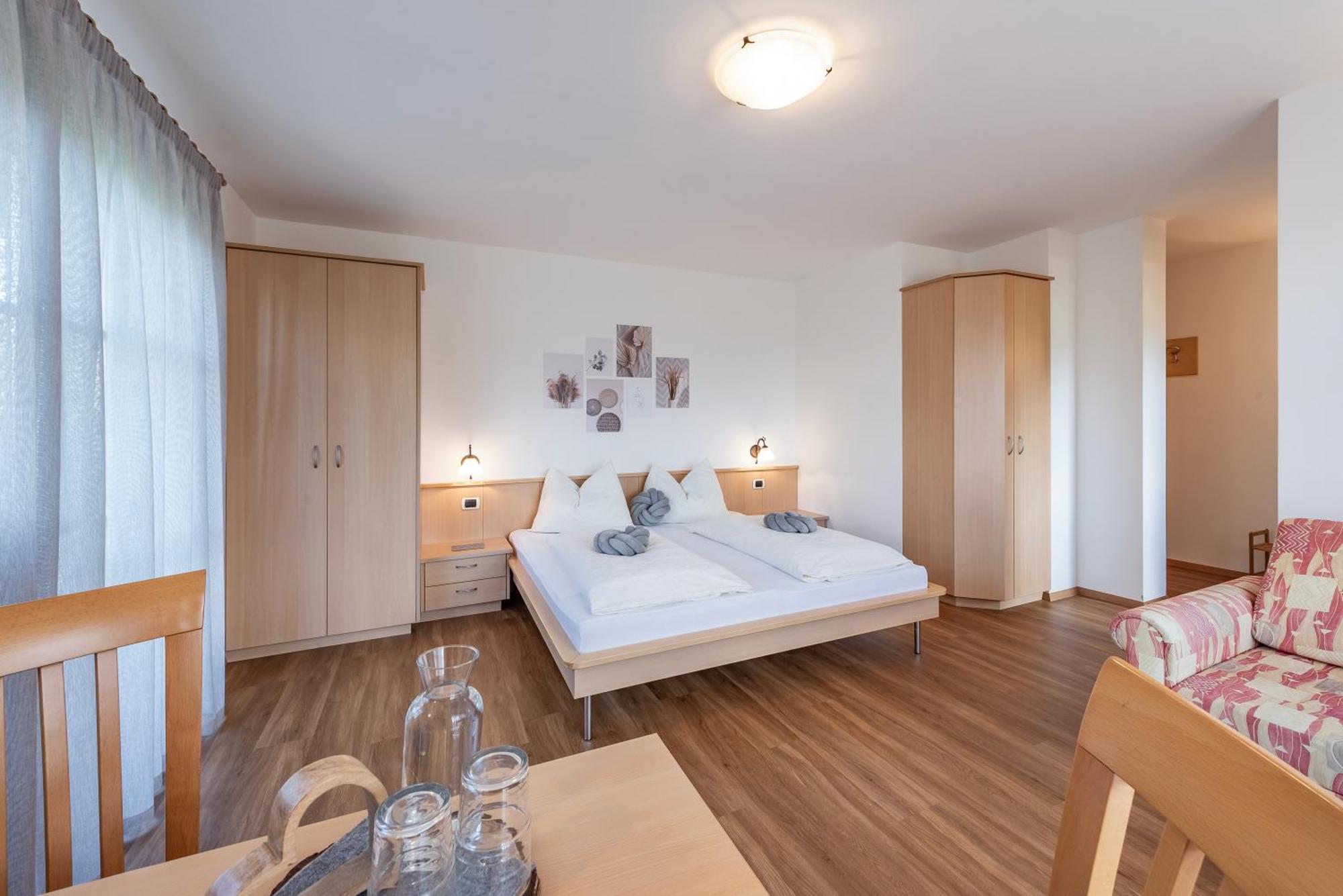 Trinnerhof- Hof Chalets Und Obsthof Mit Zimmer Natz-Schabs Ngoại thất bức ảnh