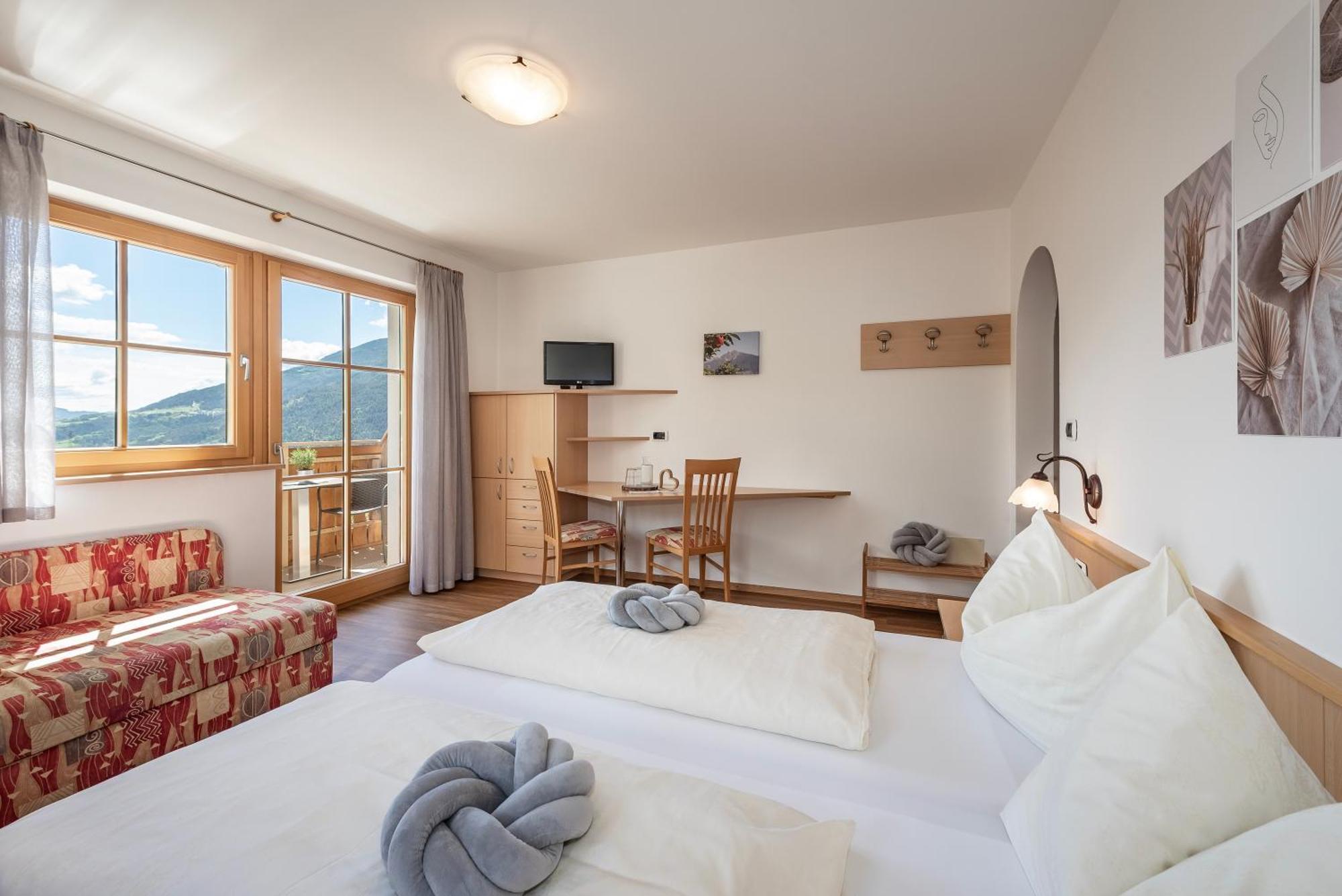 Trinnerhof- Hof Chalets Und Obsthof Mit Zimmer Natz-Schabs Ngoại thất bức ảnh