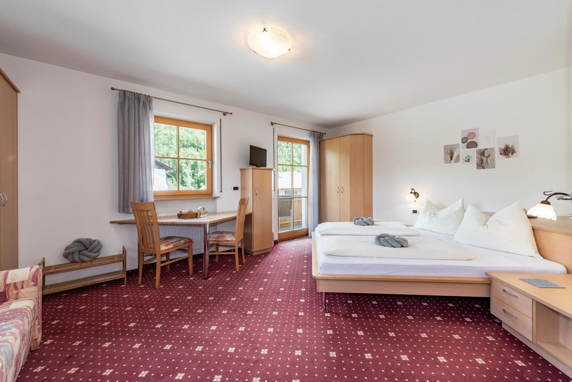 Trinnerhof- Hof Chalets Und Obsthof Mit Zimmer Natz-Schabs Ngoại thất bức ảnh