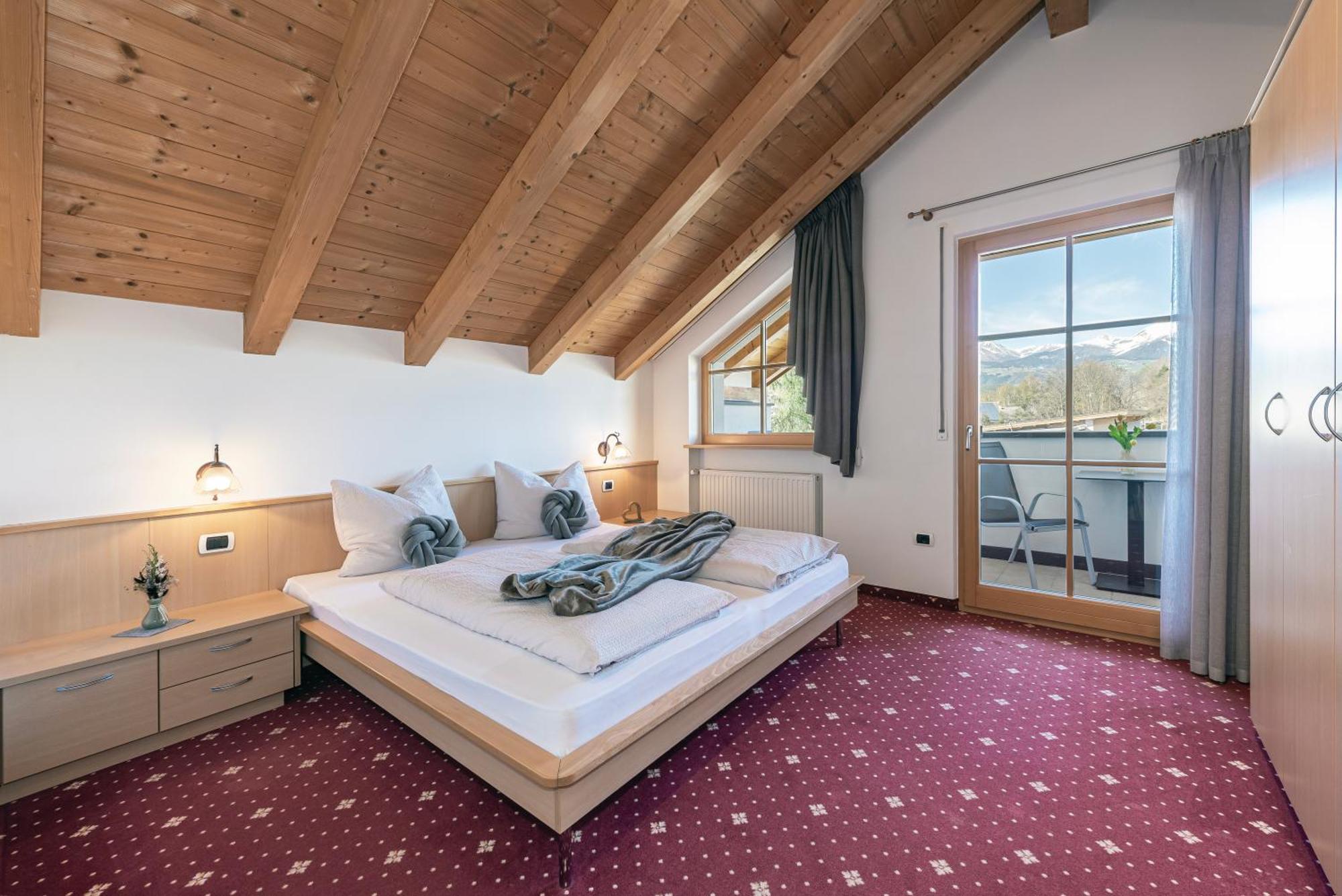 Trinnerhof- Hof Chalets Und Obsthof Mit Zimmer Natz-Schabs Ngoại thất bức ảnh