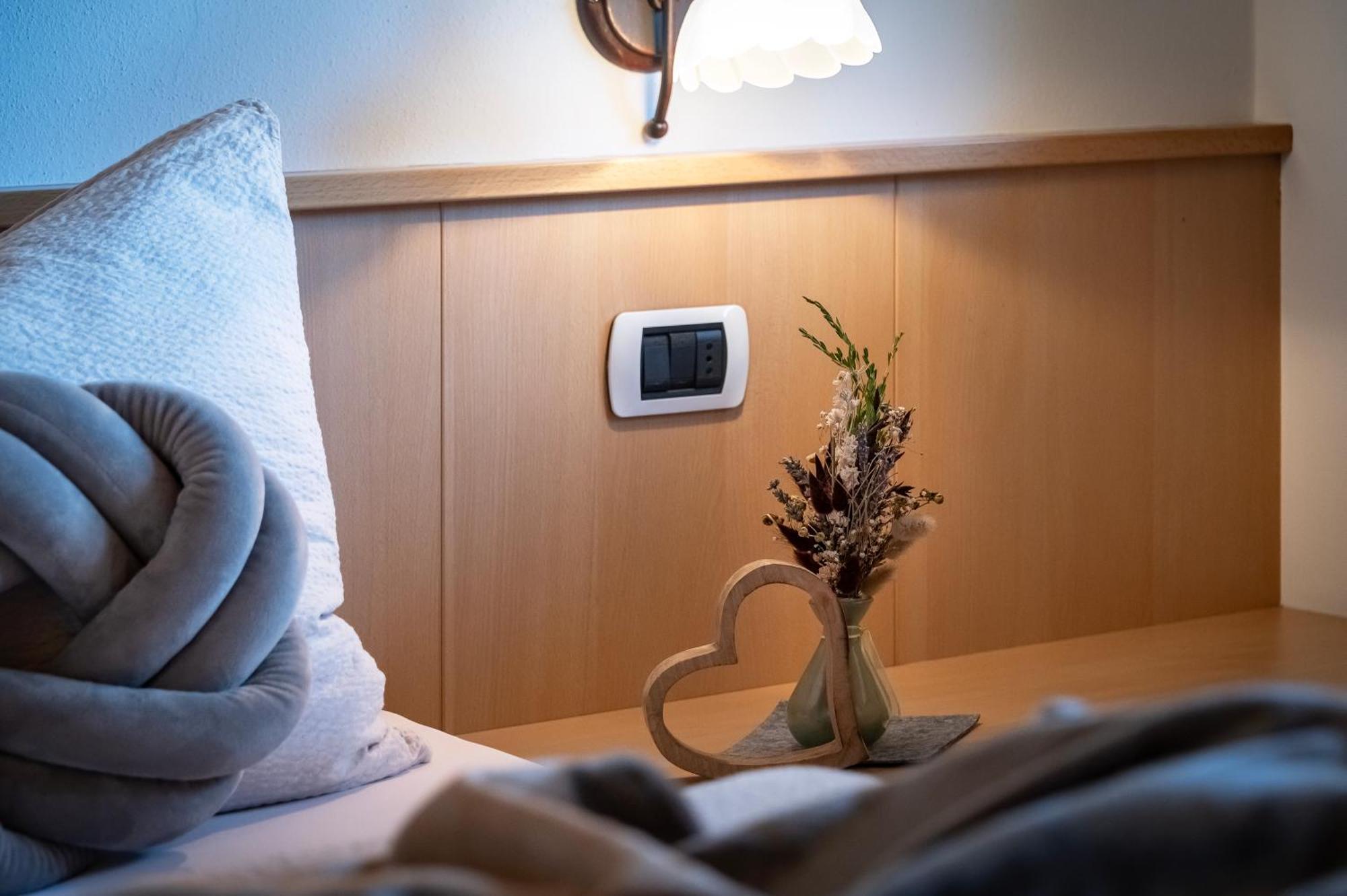 Trinnerhof- Hof Chalets Und Obsthof Mit Zimmer Natz-Schabs Ngoại thất bức ảnh