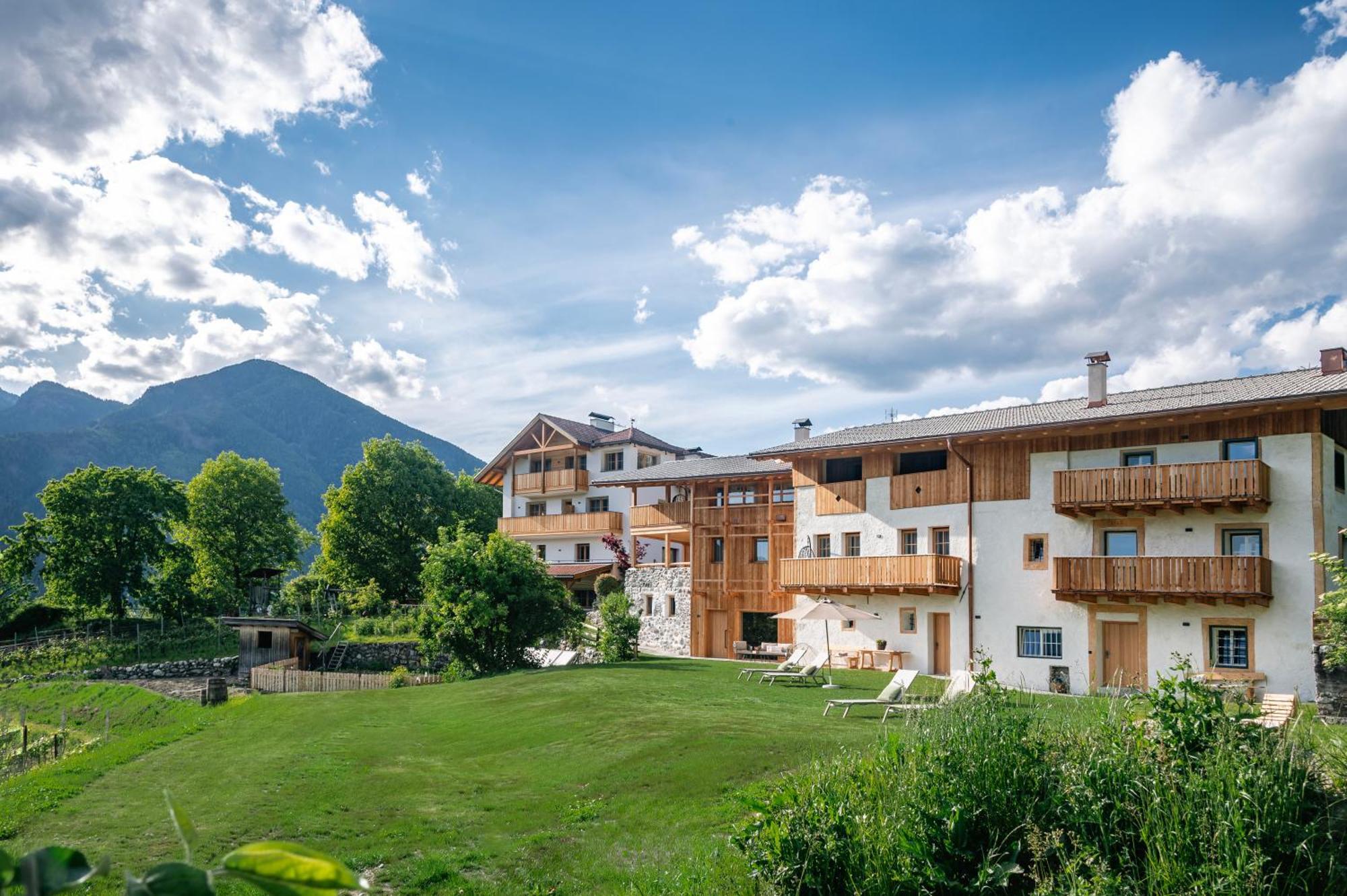 Trinnerhof- Hof Chalets Und Obsthof Mit Zimmer Natz-Schabs Ngoại thất bức ảnh
