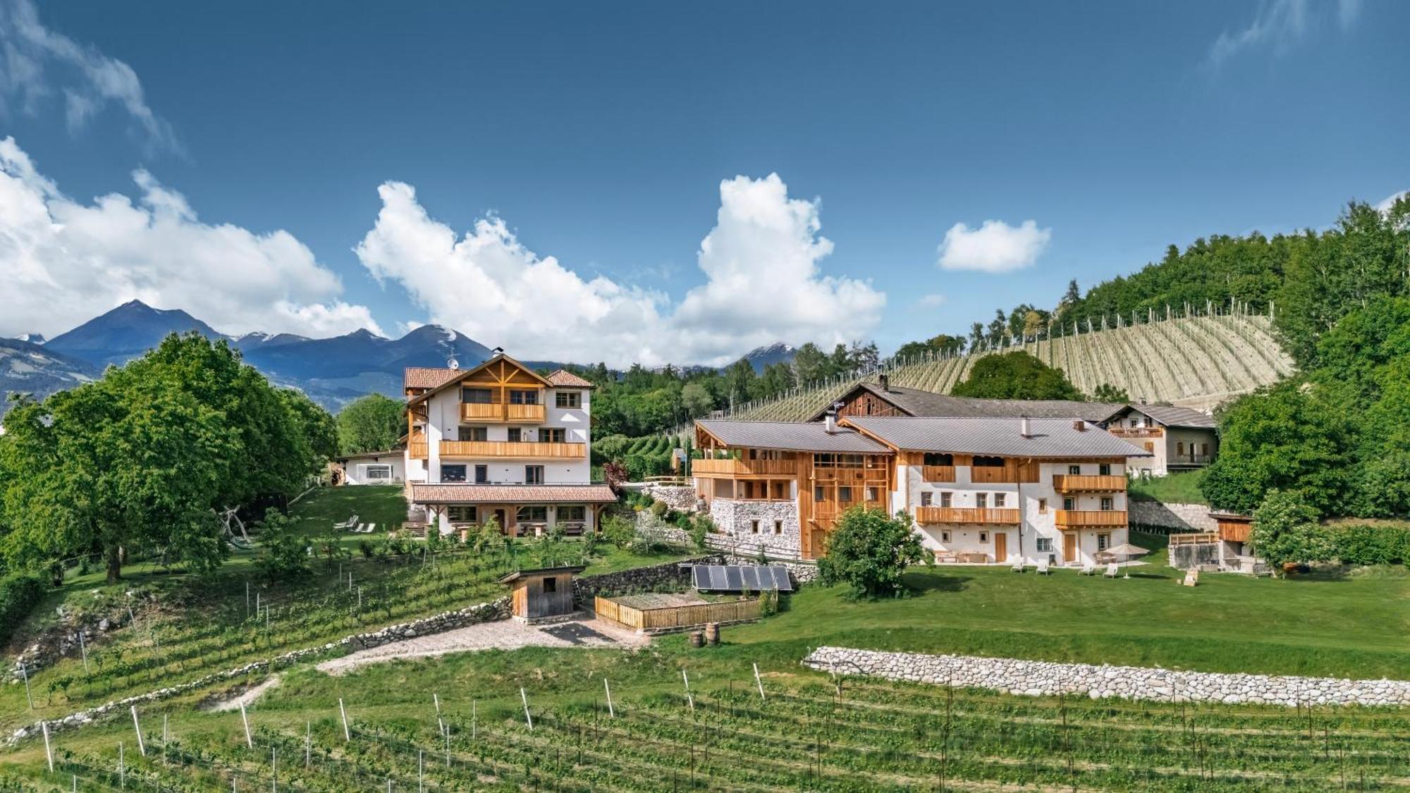 Trinnerhof- Hof Chalets Und Obsthof Mit Zimmer Natz-Schabs Ngoại thất bức ảnh